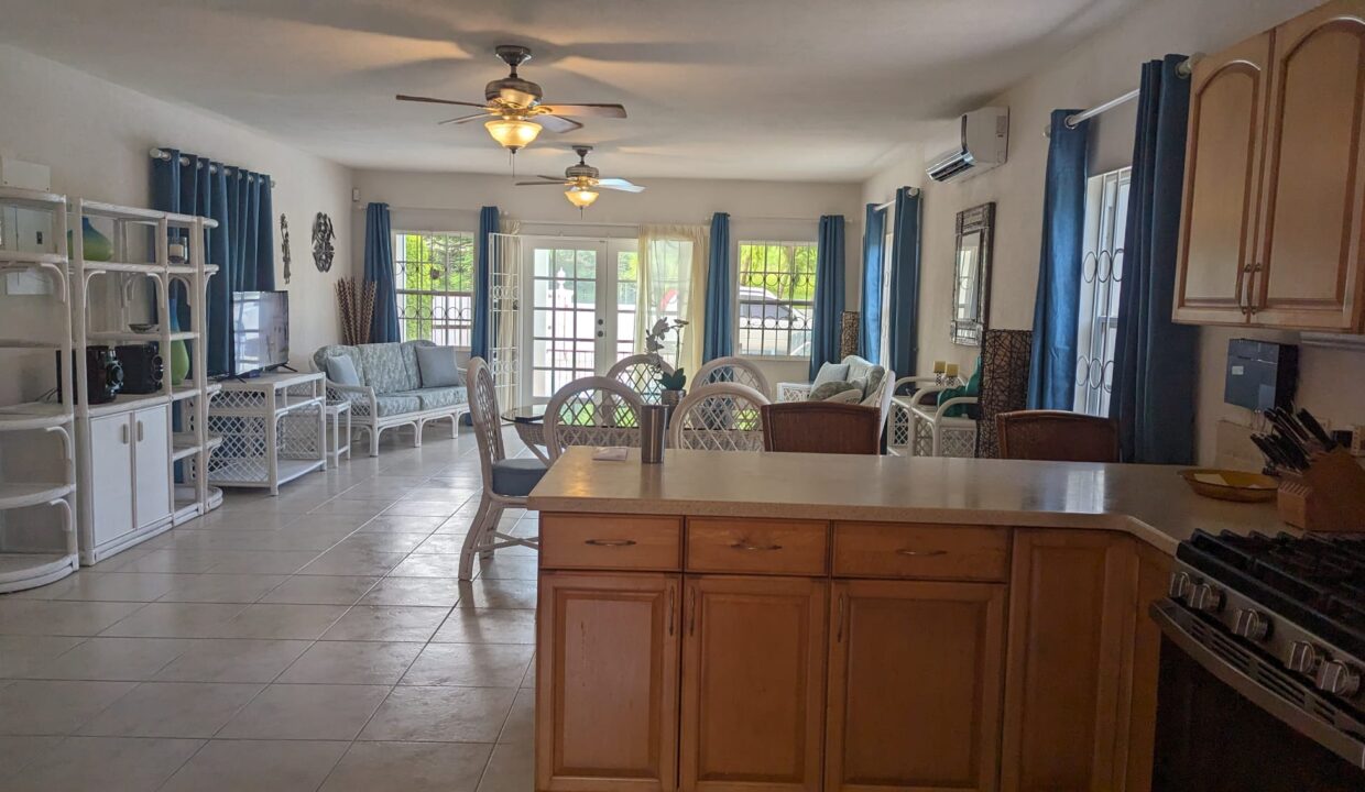 1f61d2c0-b9a9-47e8-aff9-f0575d0a9535