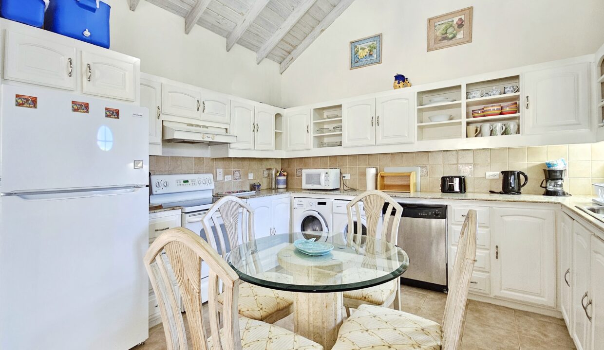 Porters_Court_2_-_Kitchen[1]