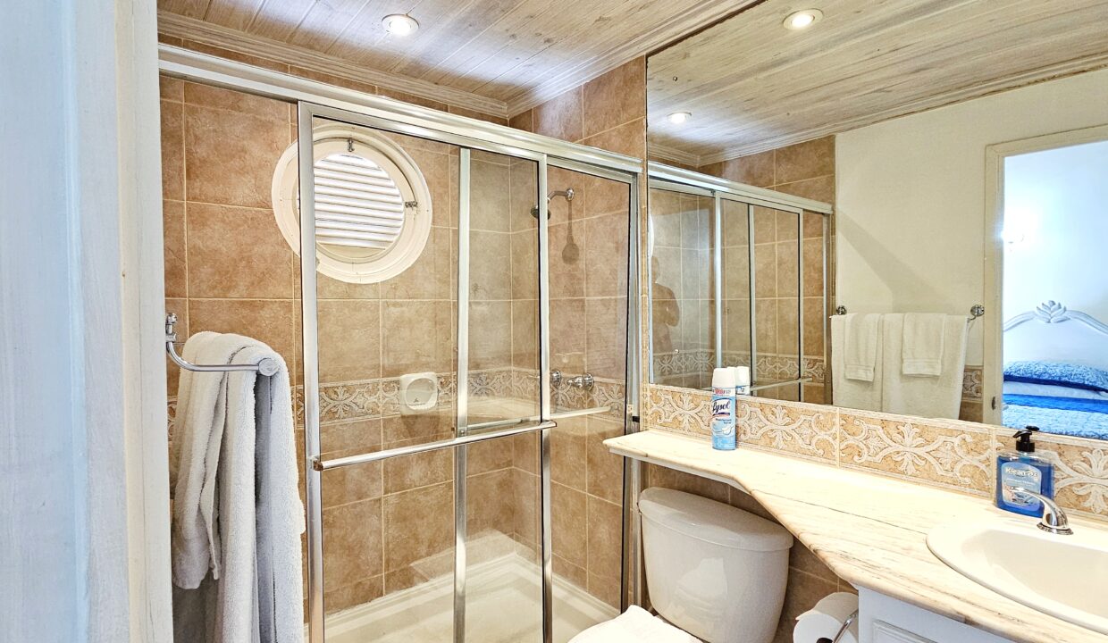 Porters_Court_2_-_Master_Bathroom[1]