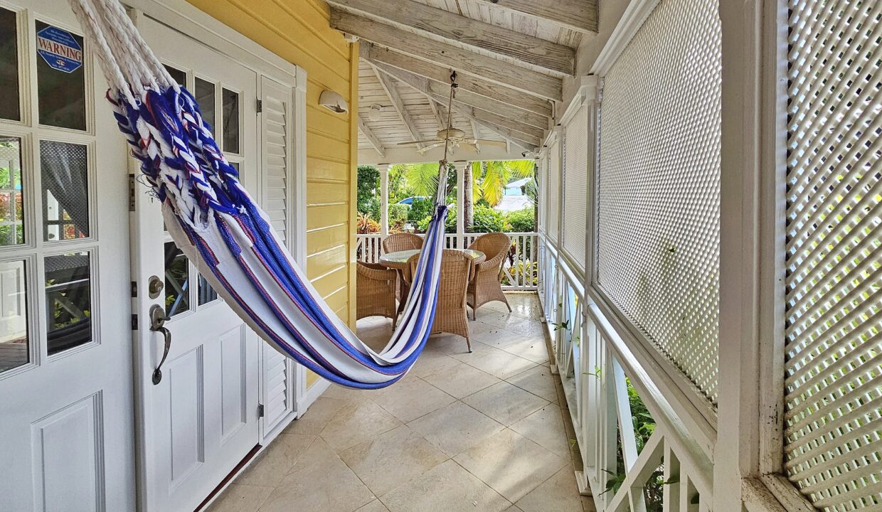 Porters_Court_2_-_Patio[1]