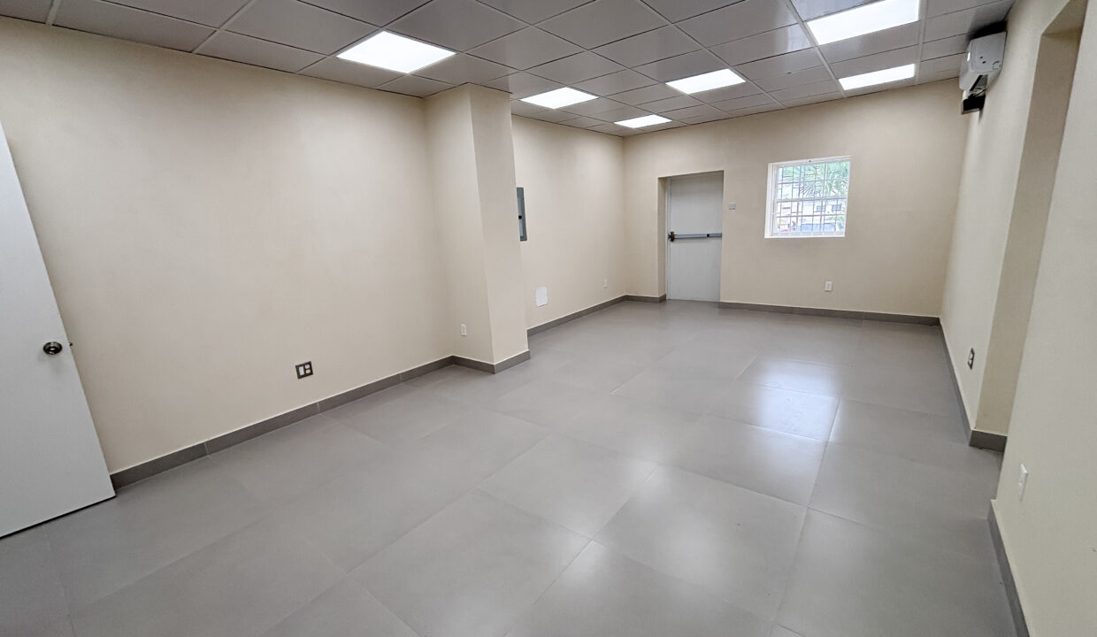 12 - Suite 2 - room 3