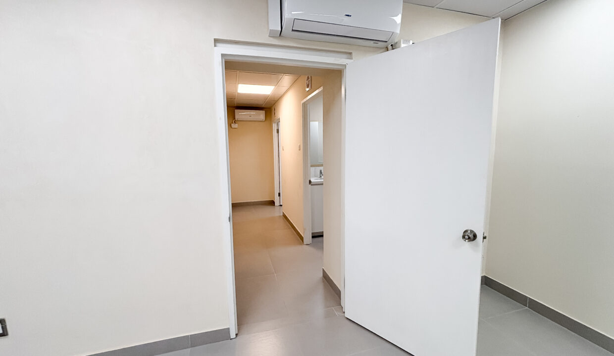4 - Suite 2 - Main room entrance to bathrooms